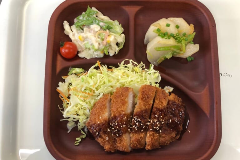 【親和の学生寮】今日の晩ごはん☆とんかつ