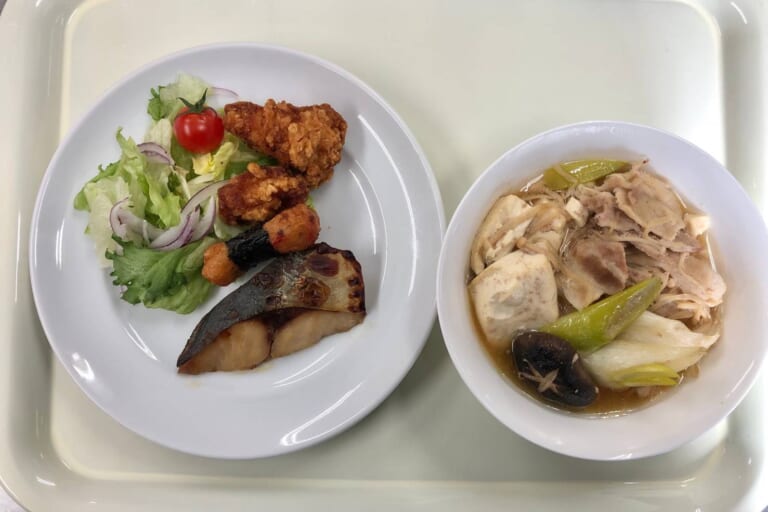 【親和の学生寮】今日の晩ごはん☆焼き魚と肉豆腐