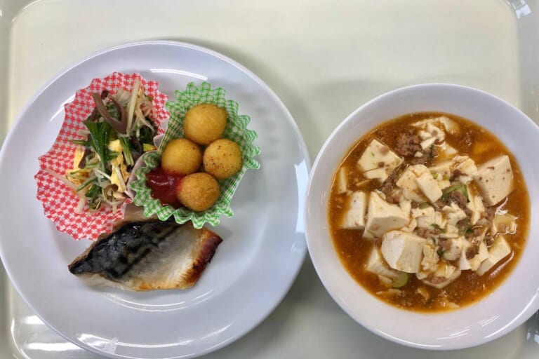 【親和の学生寮】今日の晩ごはん☆焼き魚と麻婆豆腐