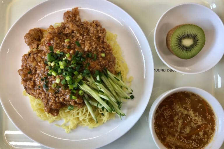 【親和の学生寮】今日の晩ごはん☆ジャージャー麺