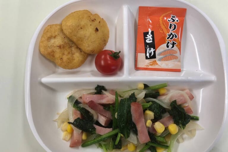 【親和の学生寮】今日の朝ごはん☆ほうれん草ベーコン炒め