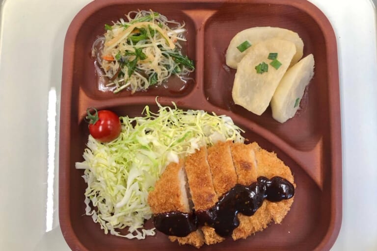 【親和の学生寮】今日の晩ごはん☆とんかつ