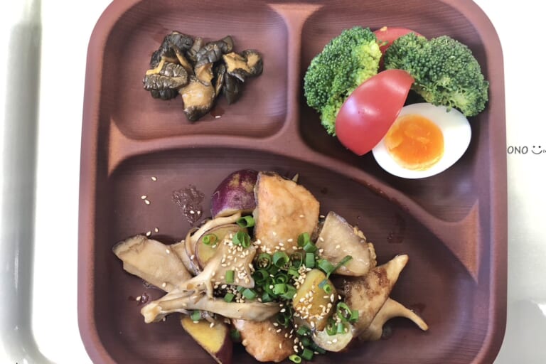 【親和の学生寮】今日の晩ごはん☆舞茸と鮭のバターしょうゆ炒め