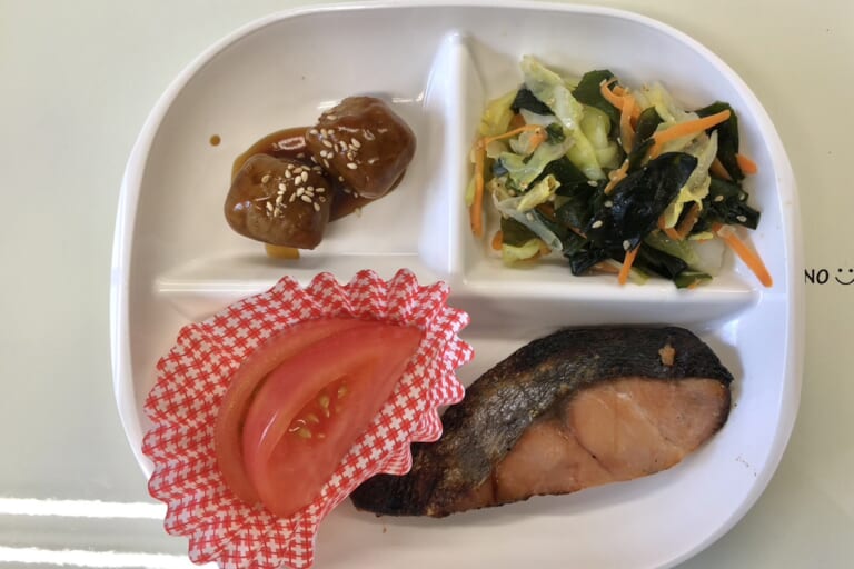 【親和の学生寮】今日の朝ごはん☆キャベツとわかめのナムル