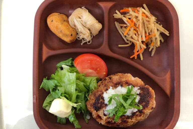 【親和の学生寮】今日の晩ごはん☆おろしそハンバーグ