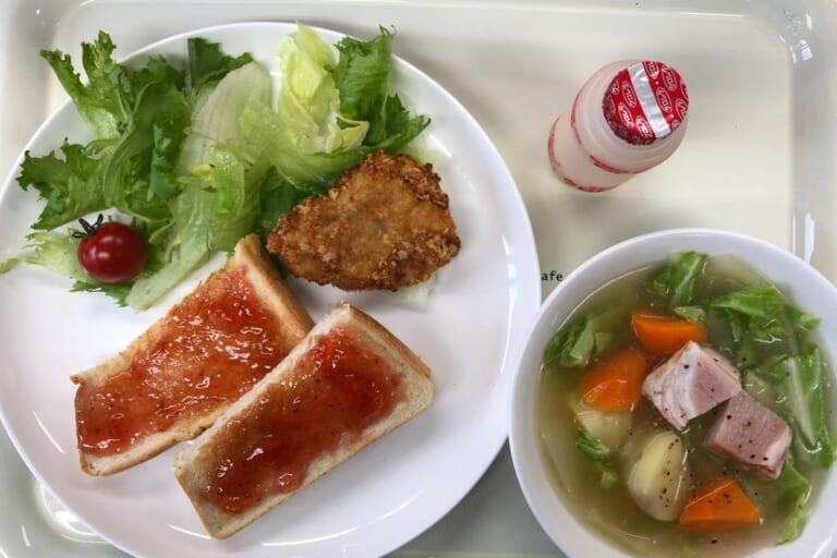 【親和の学生寮】今日の朝ごはん☆ヒレカツとポトフ