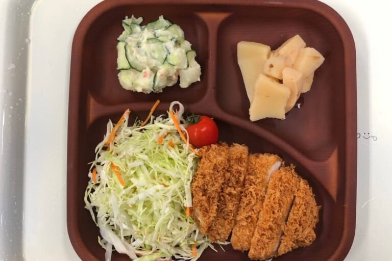 【親和の学生寮】今日の晩ごはん☆とんかつ