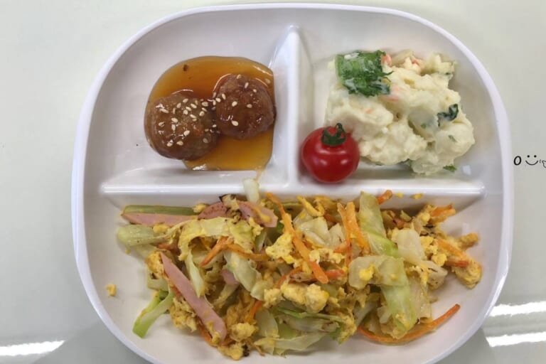 【親和の学生寮】今日の朝ごはん☆キャベツのたまご炒め