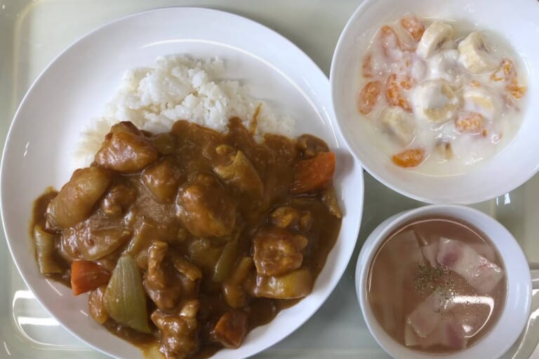 【親和の学生寮】今日の晩ごはん☆チキンカレー