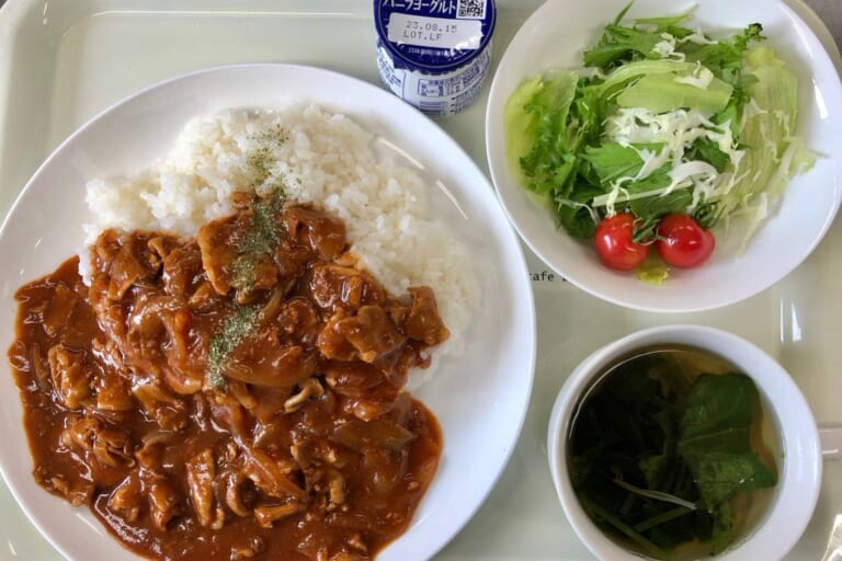 【親和の学生寮】今日の晩ごはん☆ハヤシライス