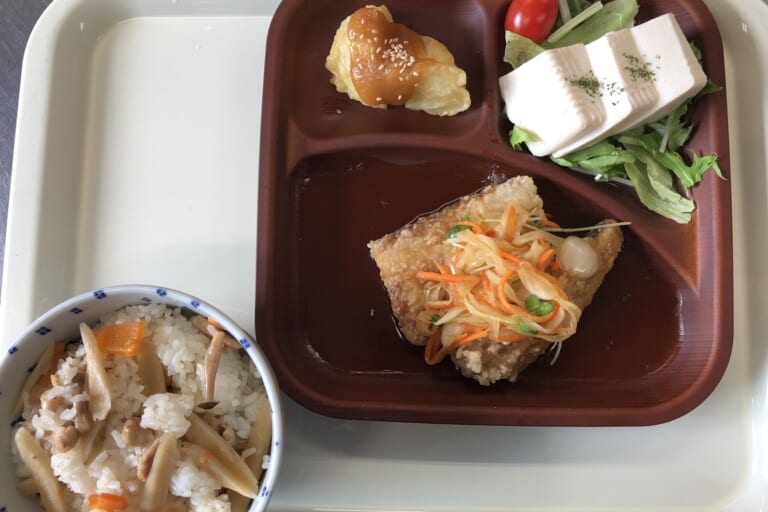 【親和の学生寮】今日の晩ごはん☆まぜごはん