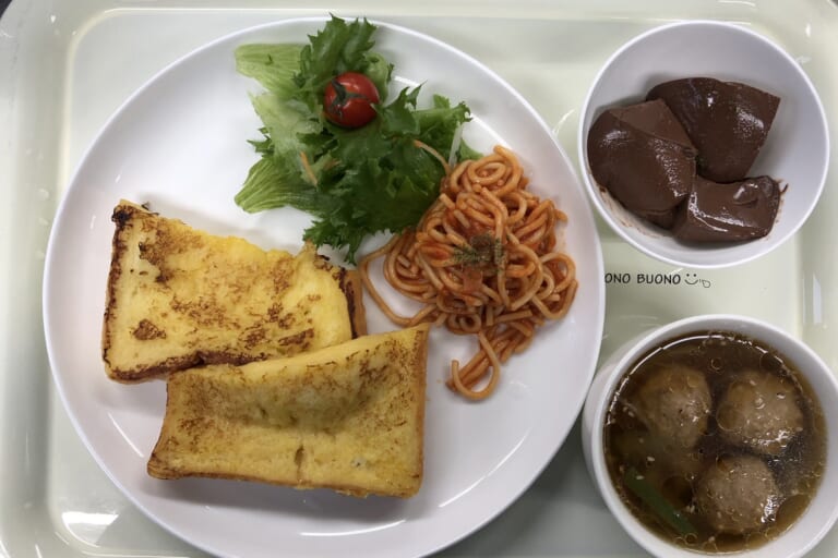 【親和の学生寮】今日の朝ごはん☆フレンチトーストとナポリタン