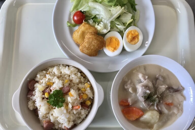 【親和の学生寮】今日の晩ごはん☆ウィンナーピラフ