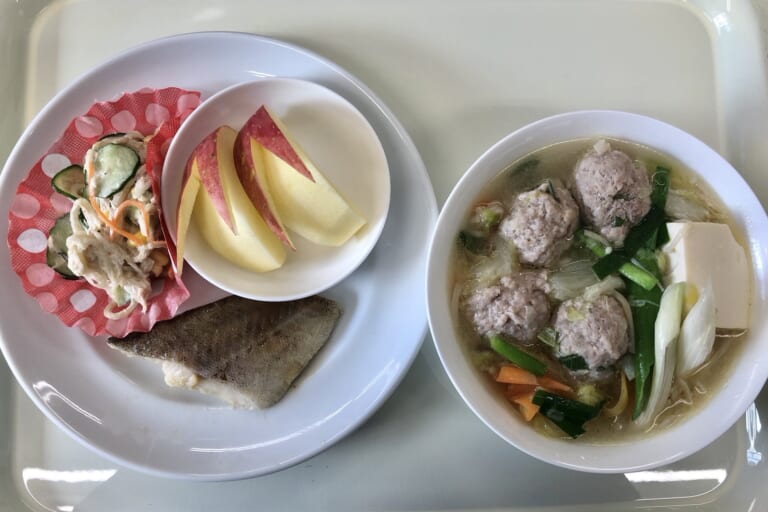 【親和の学生寮】今日の晩ごはん☆鶏だんご鍋