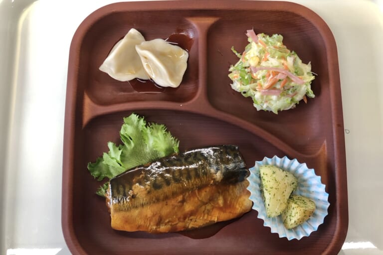 【親和の学生寮】今日の晩ごはん☆さば味噌煮とのり塩ポテト