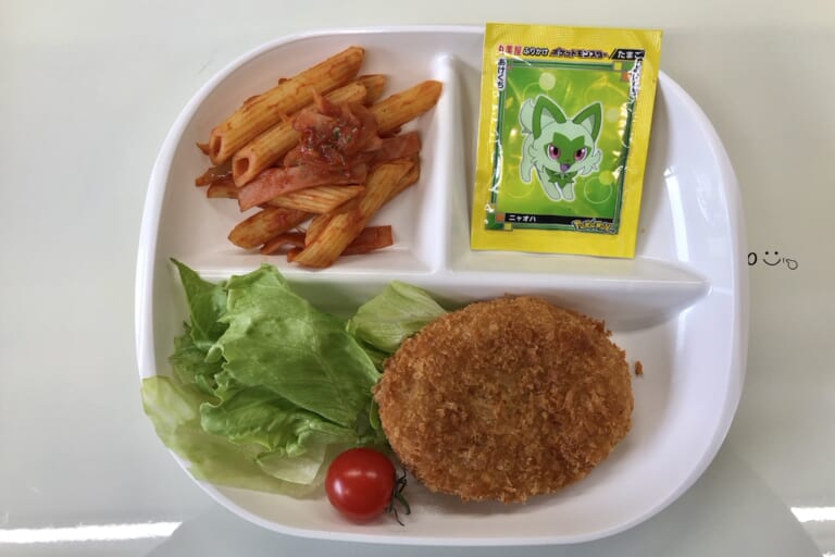 【親和の学生寮】今日の朝ごはん☆コロッケとケチャップペンネ