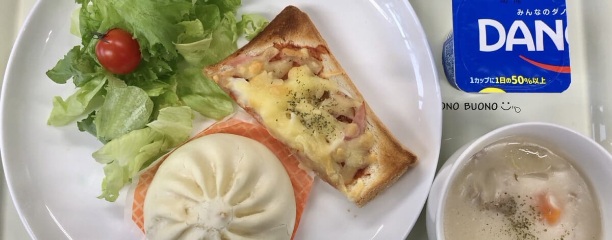 【親和の学生寮】今日の朝ごはん☆ピザトーストとクリームシチュー