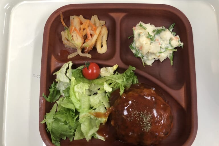 【親和の学生寮】今日の晩ごはん☆ハンバーグ