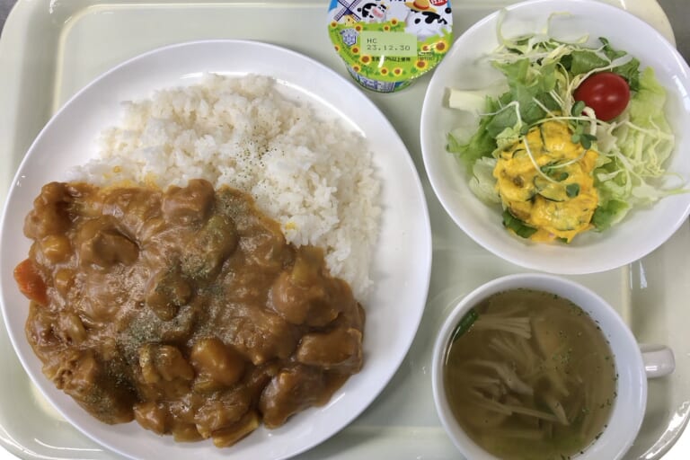 【親和の学生寮】今日の晩ごはん☆カレーライス