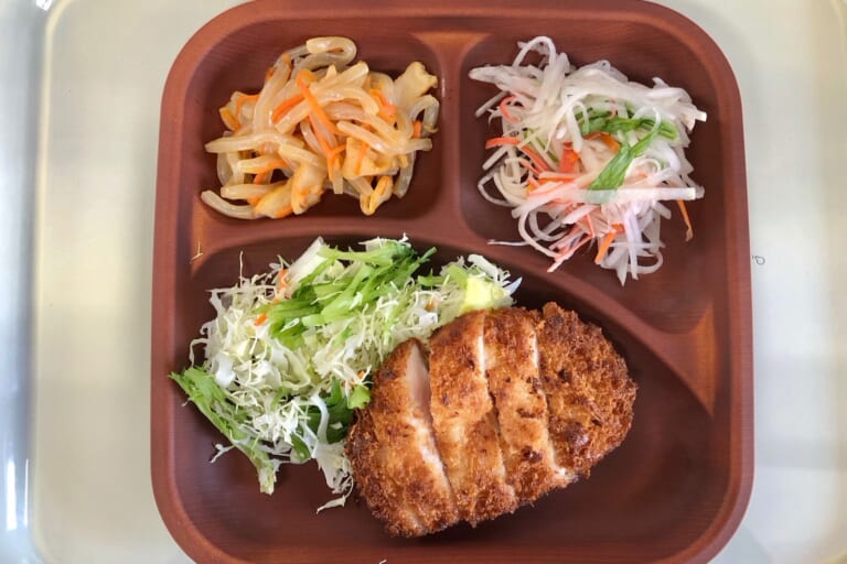 【親和の学生寮】今日の晩ごはん☆とんかつ