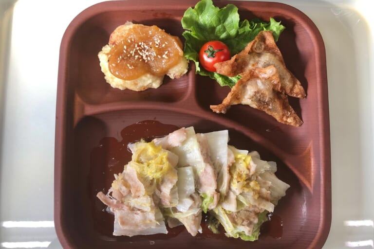 【親和の学生寮】今日の晩ごはん☆豚肉と白菜のミルフィーユ