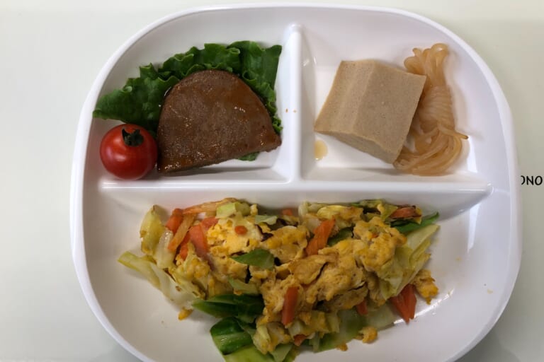 【親和の学生寮】今日の朝ごはん☆キャベツのたまご炒め