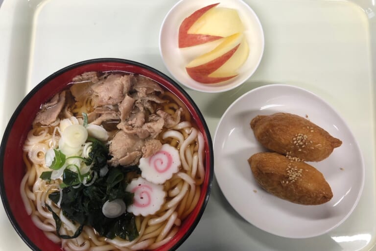 【親和の学生寮】今日の晩ごはん☆肉うどん