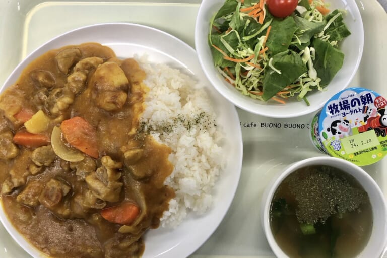 【親和の学生寮】今日の晩ごはん☆カレーライス