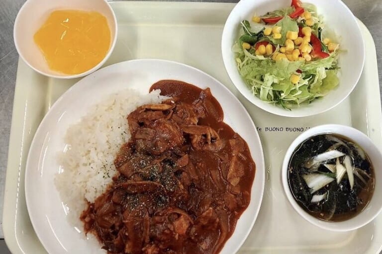 【親和の学生寮】今日の晩ごはん☆ハヤシライス