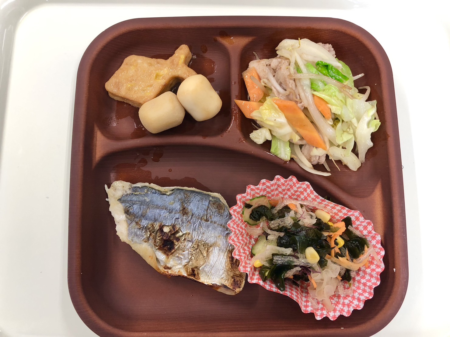 【親和の学生寮】今日の晩ごはん☆焼き魚と肉野菜炒め