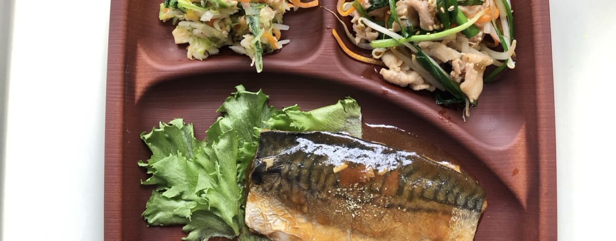 【親和の学生寮】今日の晩ごはん☆サバ味噌煮とキャベツのツナサラダ