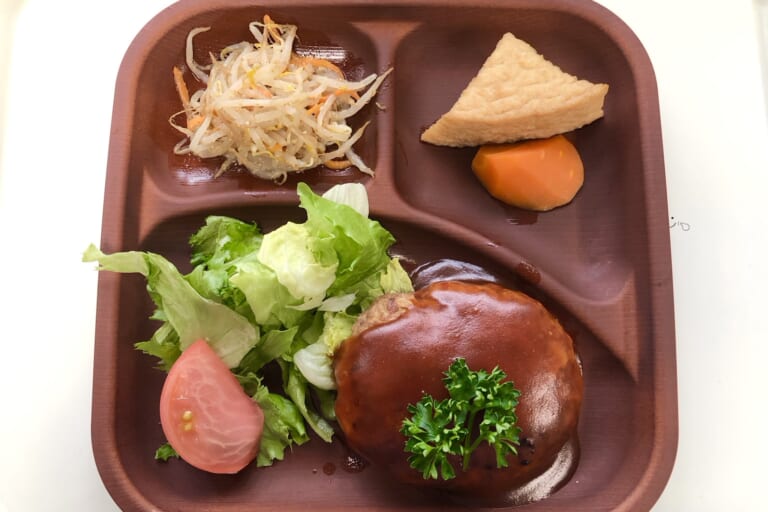 【親和の学生寮】今日の晩ごはん☆ハンバーグ