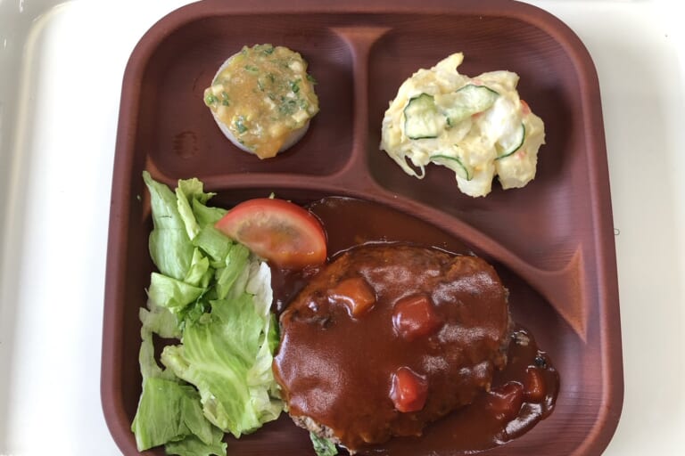 【親和の学生寮】今日の晩ごはん☆ハンバーグ