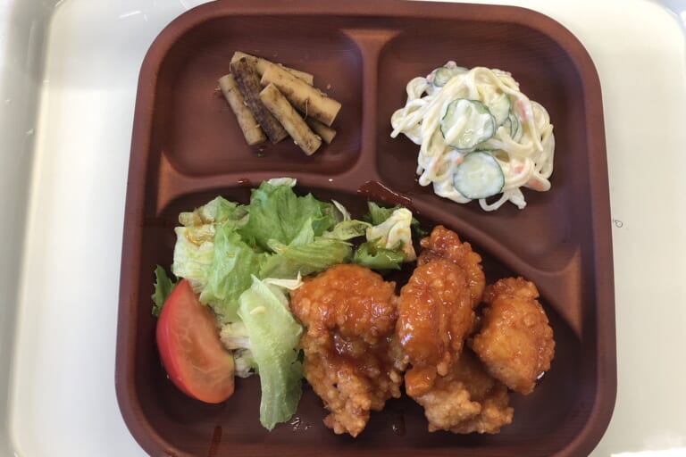 【親和の学生寮】今日の晩ごはん☆ヤンニョムチキン