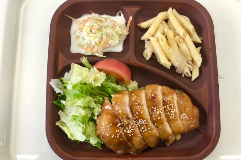 【親和の学生寮】今日の晩ごはん☆鶏の照り煮