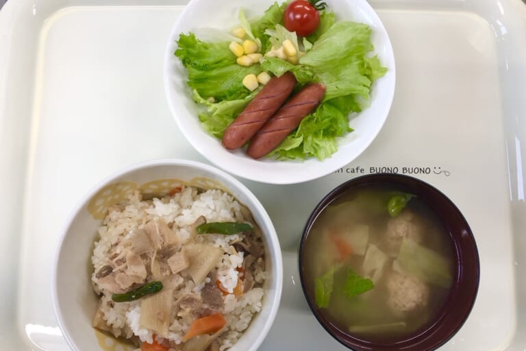 【親和の学生寮】今日の朝ごはん☆五目混ぜご飯