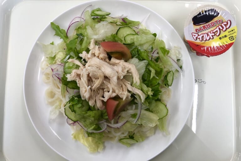 【親和の学生寮】今日の晩ごはん☆サラダうどん