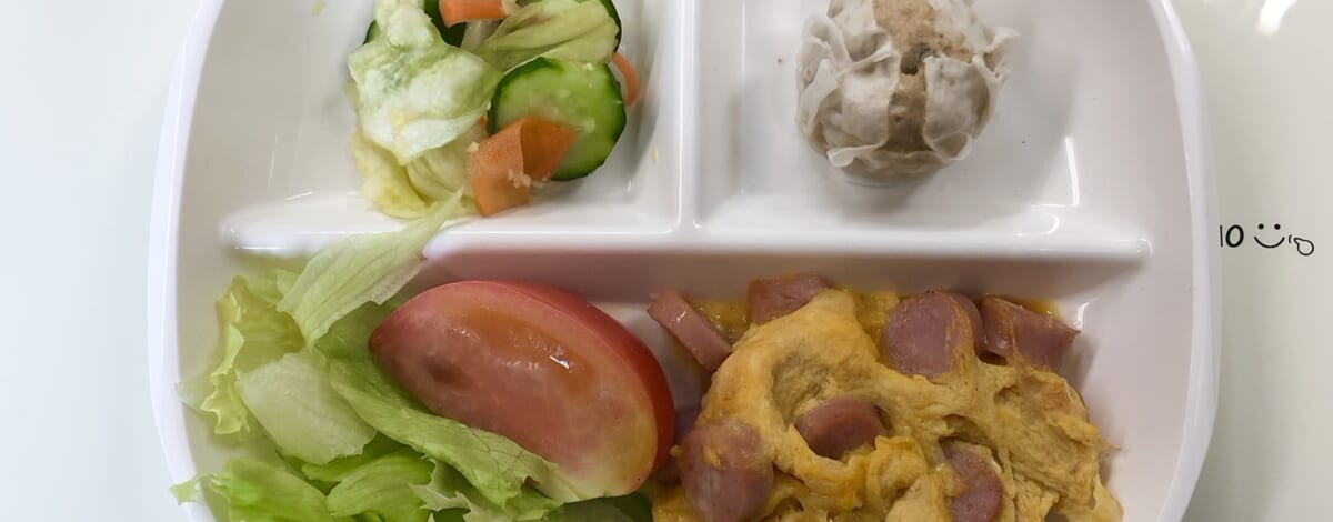 【親和の学生寮】今日の朝ごはん☆ウインナー入りスクランブルエッグ