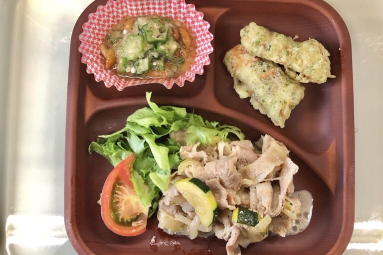 【親和の学生寮】今日の晩ごはん☆豚バラとズッキーニのマヨしょうゆ炒め