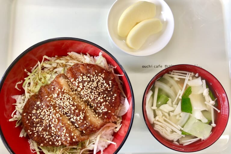 【親和の学生寮】今日の晩ごはん☆ソースカツ丼