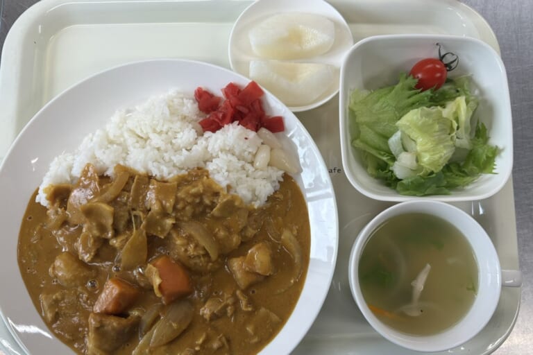 【親和の学生寮】今日の晩ごはん☆カレーライス