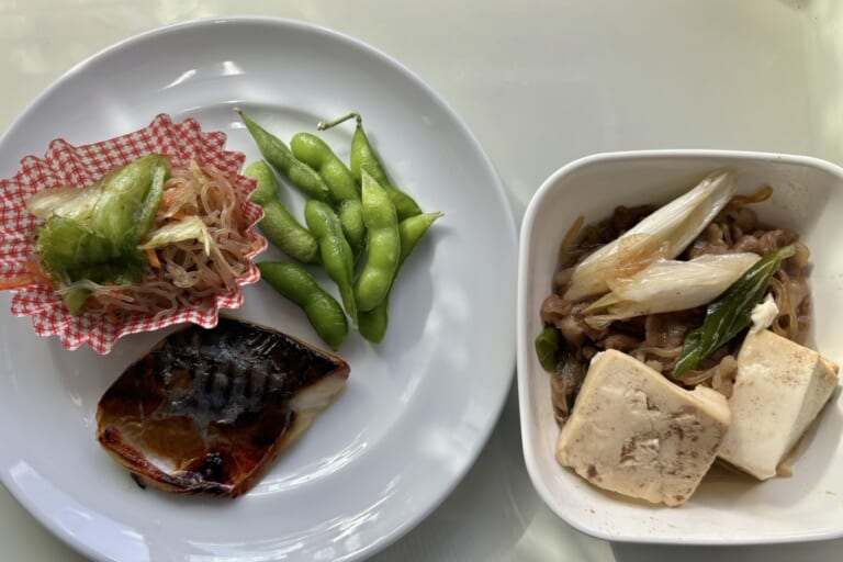 【親和の学生寮】今日の晩ごはん☆焼き魚と肉豆腐