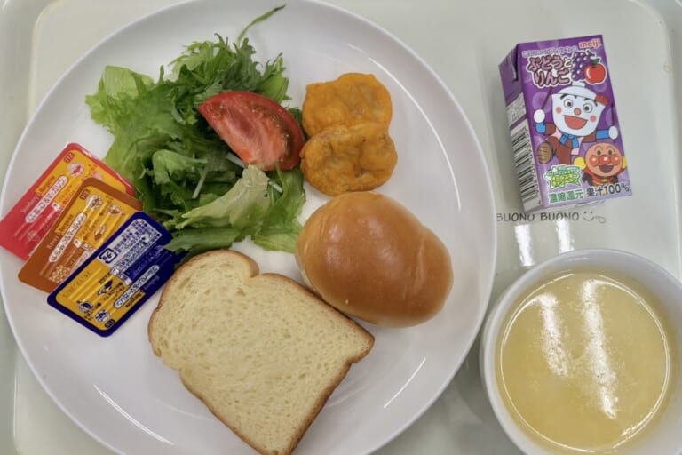 【親和の学生寮】今日の朝ごはん☆パンとナゲットとサラダ