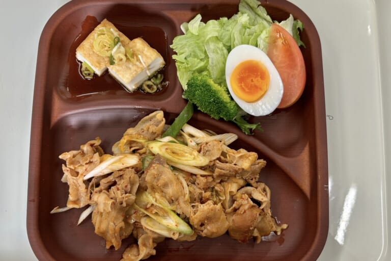 【親和の学生寮】今日の晩ごはん☆豚キムチ炒め