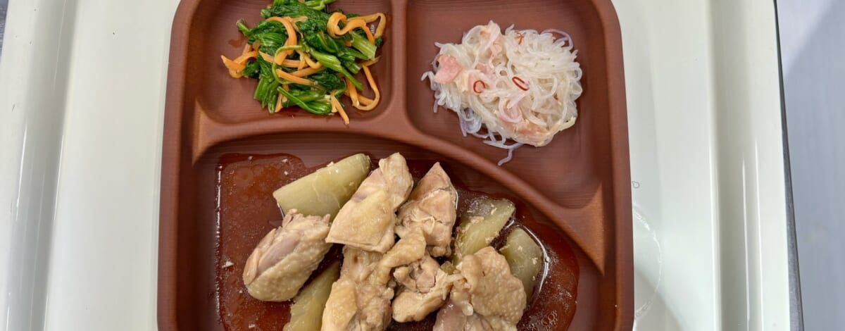 【親和の学生寮】今日の晩ごはん☆鶏もも大根煮