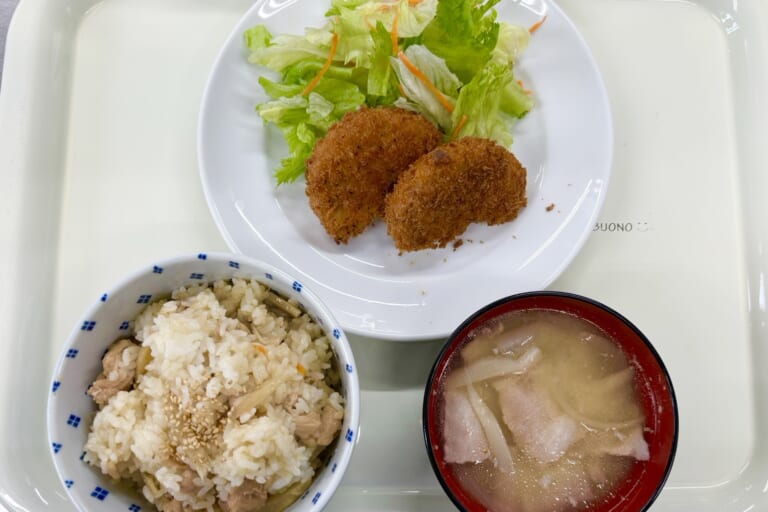 【親和の学生寮】今日の晩ごはん☆まぜごはんと豚汁