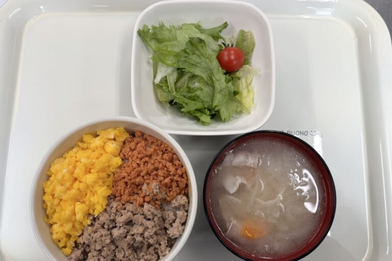 【親和の学生寮】今日の朝ごはん☆三色ごはん