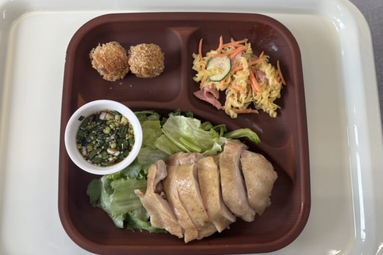 【親和の学生寮】今日の晩ごはん☆蒸し鶏の香味タレ