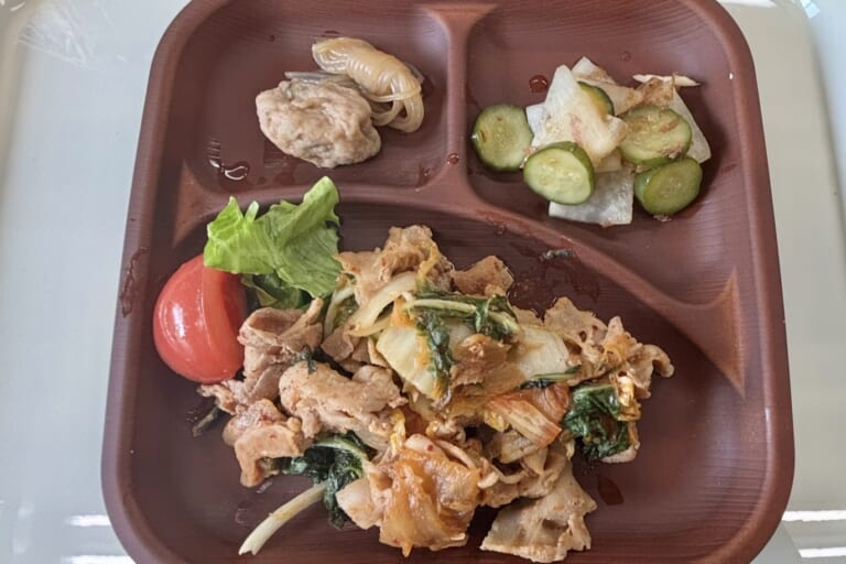 【親和の学生寮】今日の晩ごはん☆豚キムチ炒め