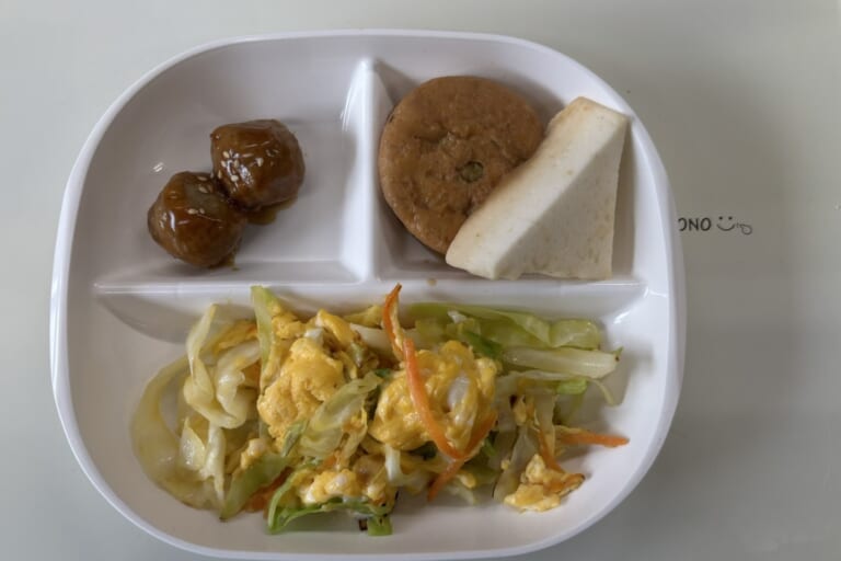 【親和の学生寮】今日の朝ごはん☆キャベツのたまご炒め